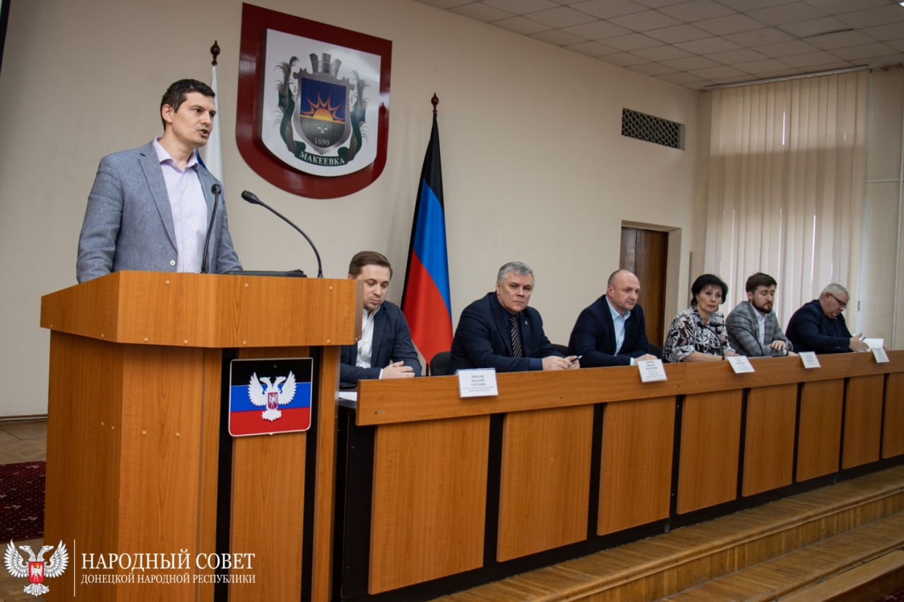 Диалог с предпринимателями: депутаты провели выездное заседание по вопросам свободной экономической зоны.