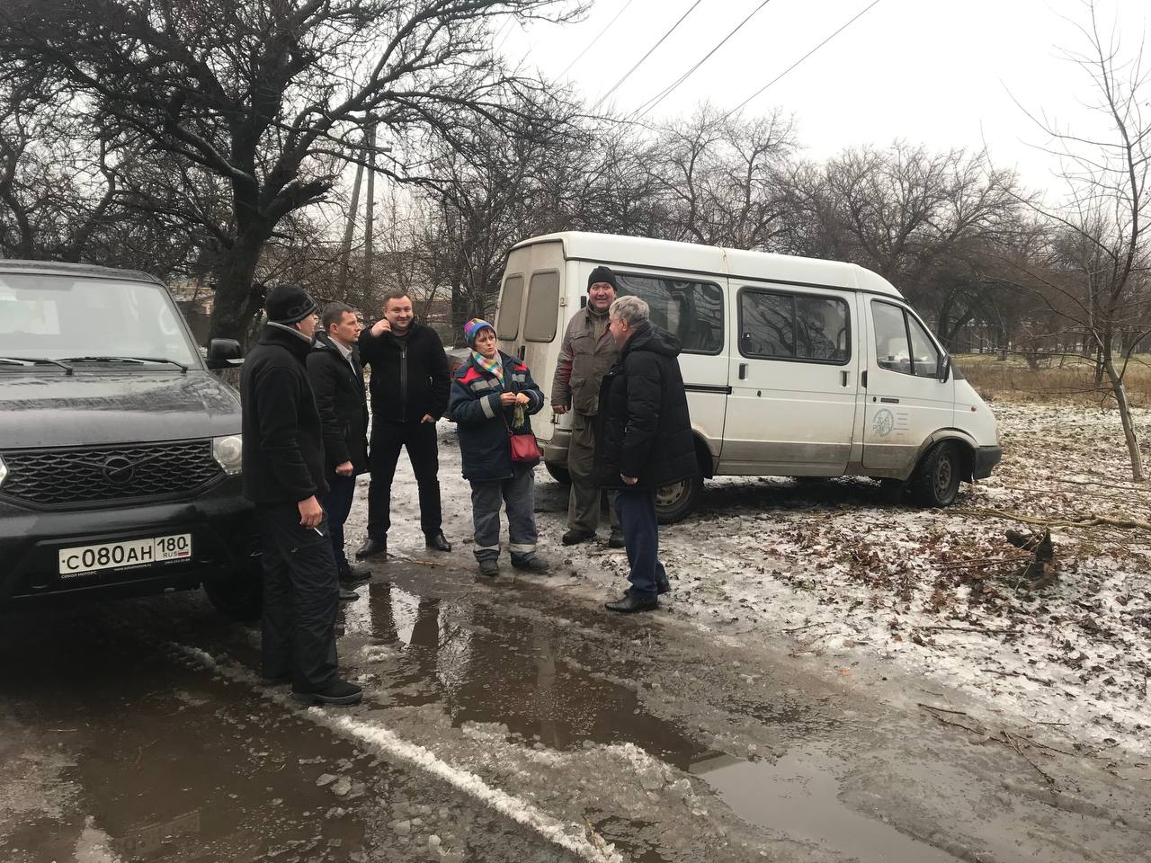 Аварийно-восстановительные работы в Ждановке продолжаются.