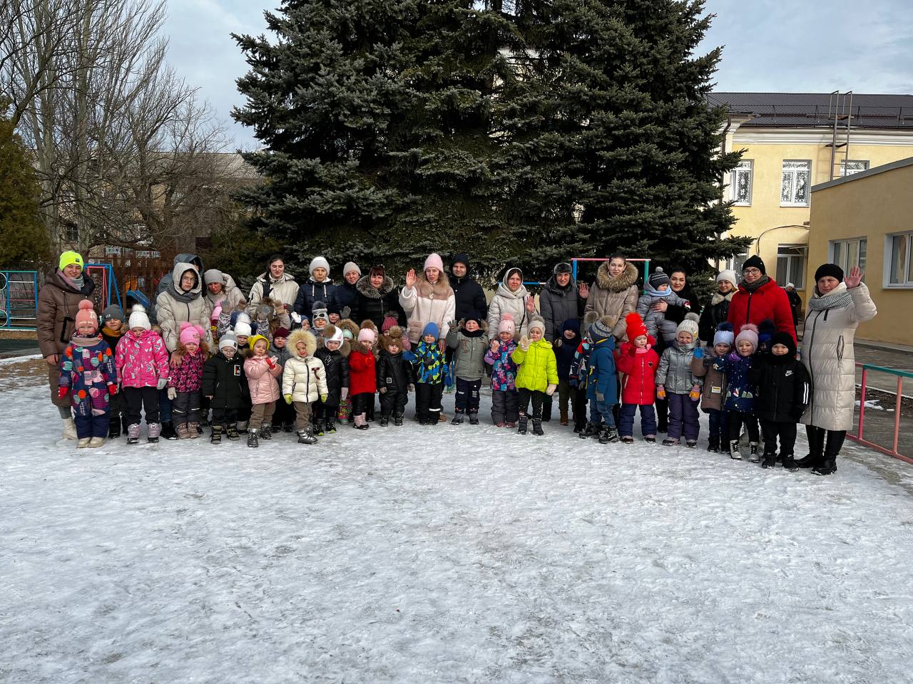 «Зимние Забавы» в МБДОУ Я-С № 3 «УГОЛЁК» города Ждановка.