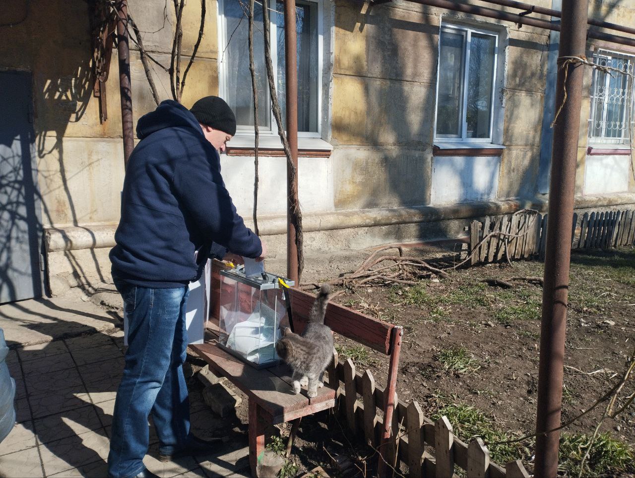 В Ждановке граждане реализуют избирательное право.