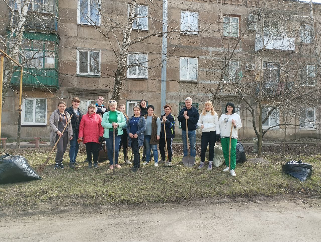 В Ждановке продолжается акция «Чистый четверг».