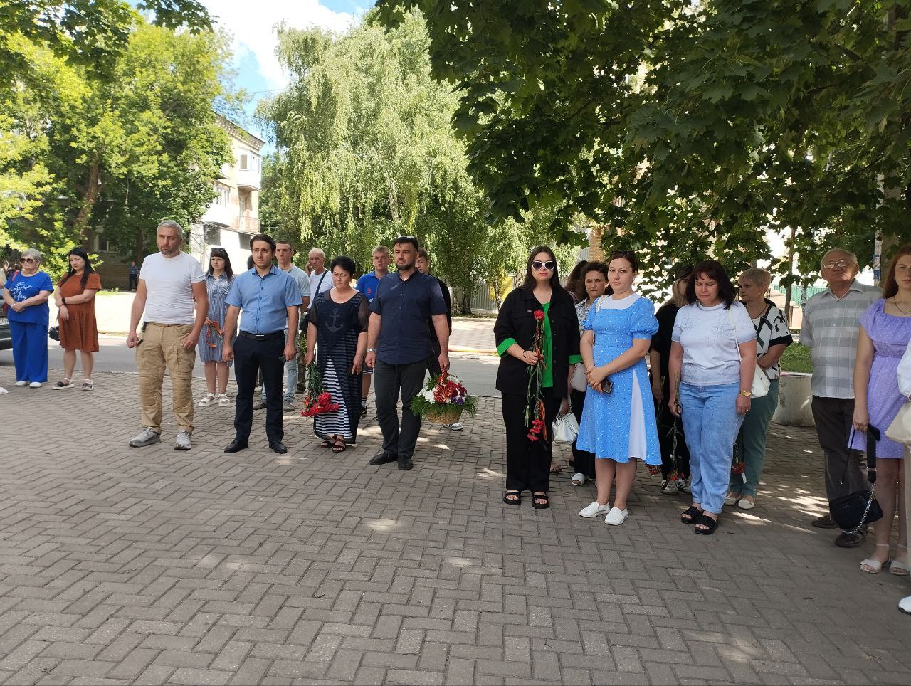 В Ждановке прошел митинг, посвященный Дню памяти и скорби.