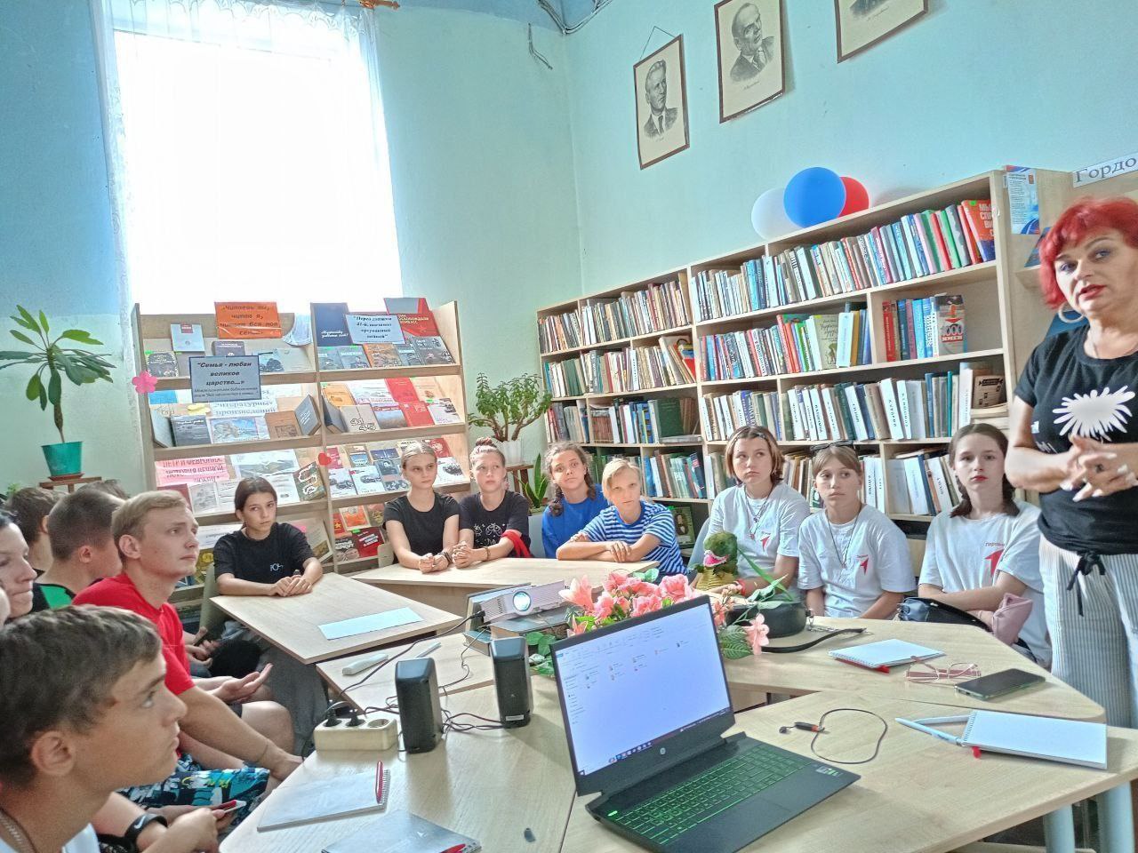 В Ждановке прошло мероприятие в День памяти детей-жертв войны в Донбассе.