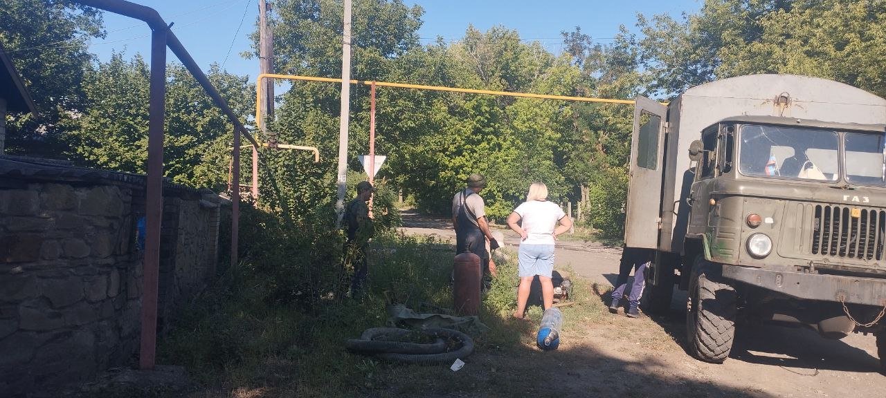 В Ждановке ведутся работы по возобновлению подачи воды.
