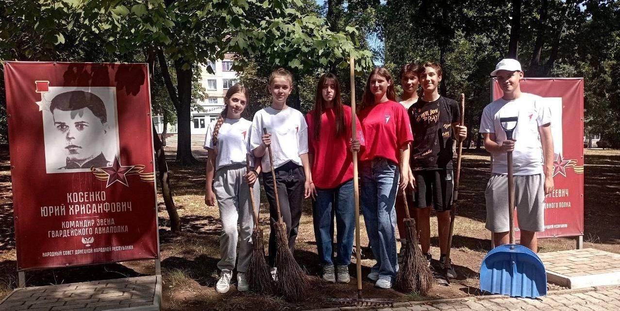 Активисты «Движения Первых» поучаствовали в праздничных мероприятиях.