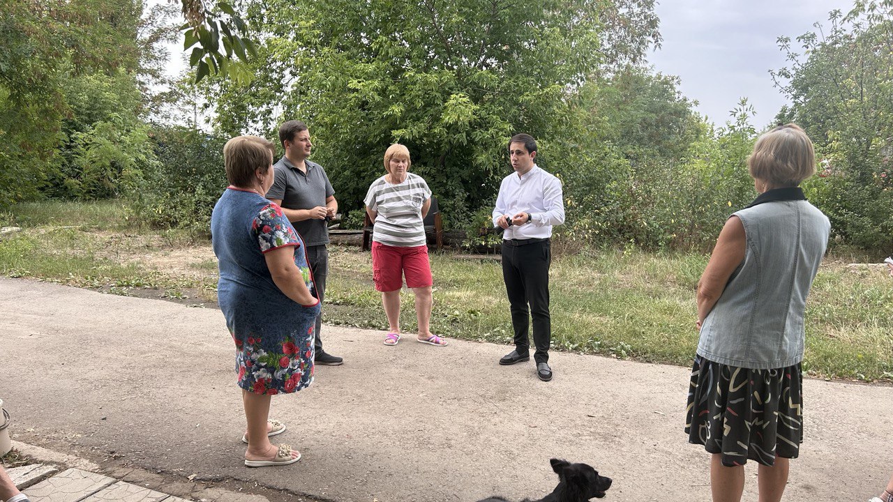 Наири Крмаджян провел встречу с жителями Ждановки.