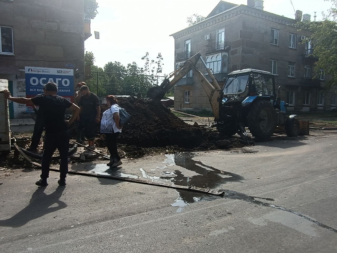 В Ждановке ведутся работы по возобновлению подачи воды.