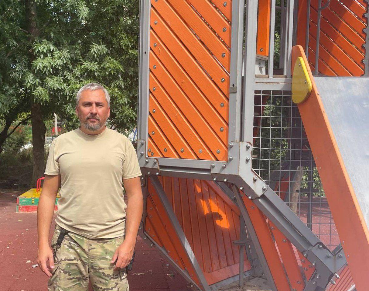Руководитель рабочей группы Магаданской области осмотрел восстановленные объекты в Ждановке.
