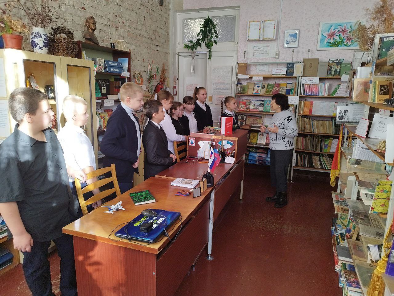 В школе Ждановки прошла экскурсия.