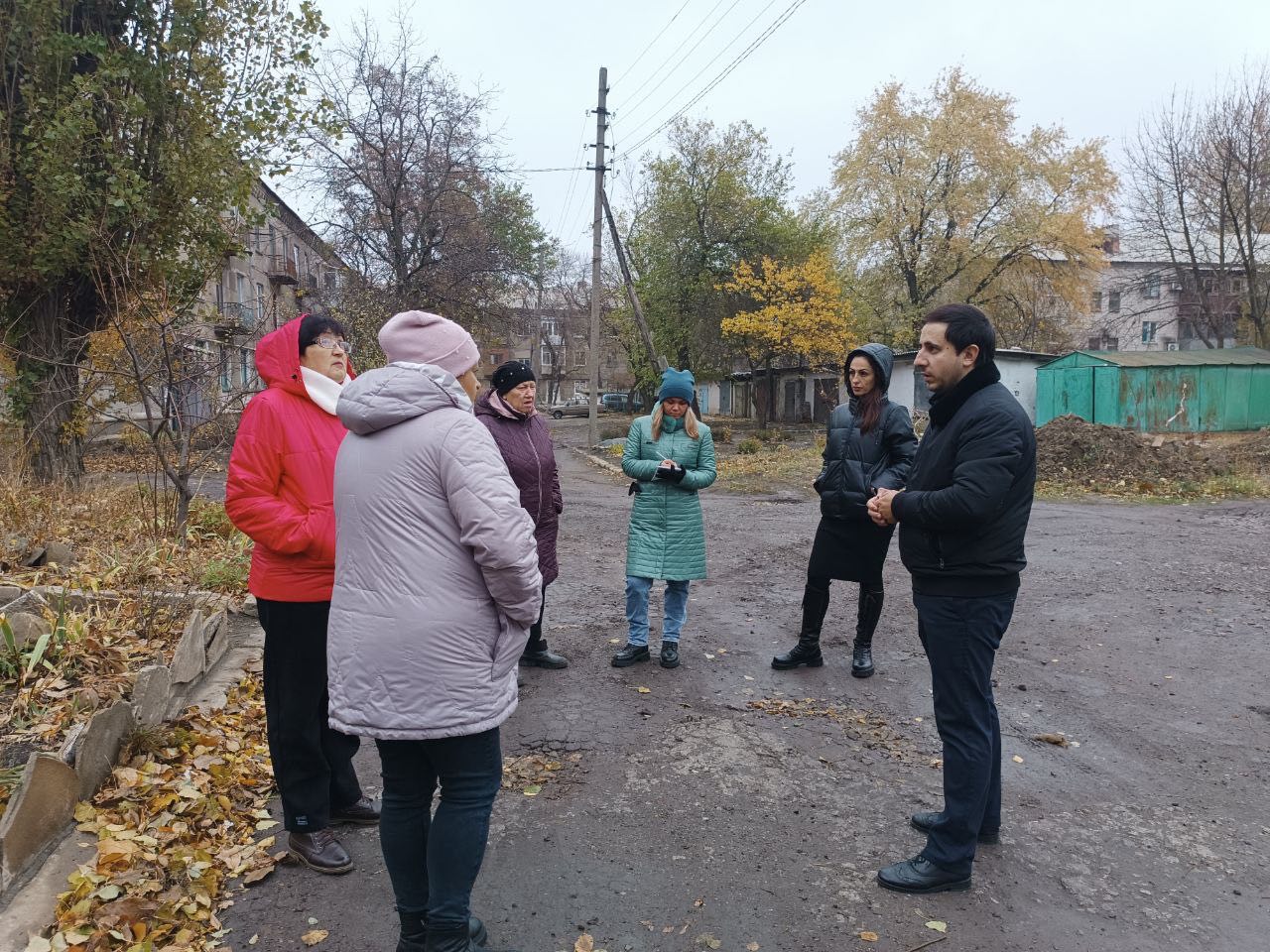 Заместитель главы Шахтерского муниципального округа встретился с жителями Ждановки.