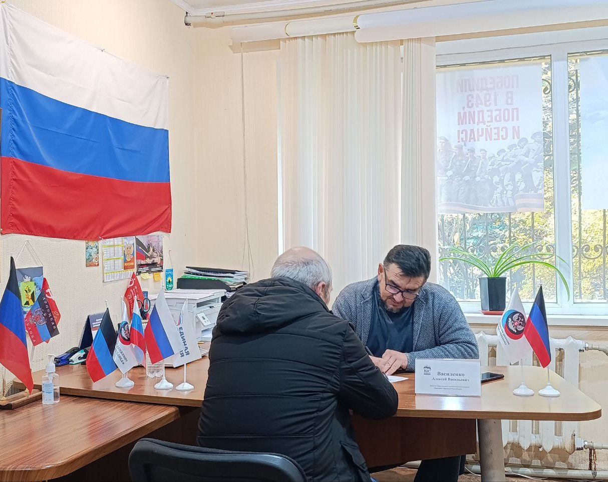 Депутат Шахтерского муниципального совета ответил на вопросы ждановцев.
