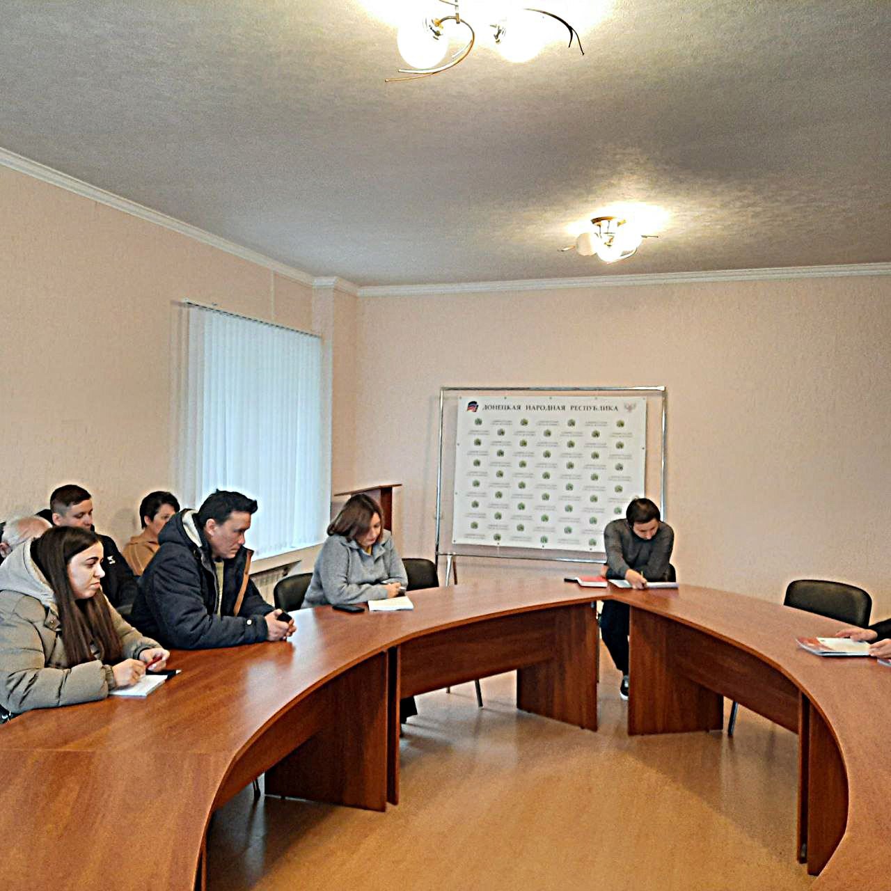 В Ждановке обсудили вопросы жизнедеятельности города.
