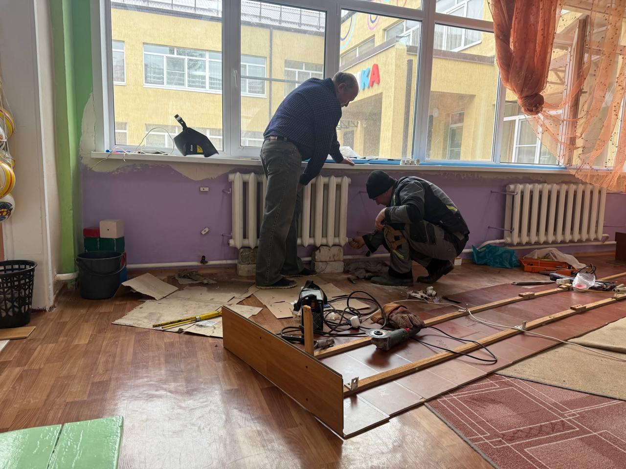 Специалисты из Магаданской области устранили аварийную ситуацию в детсаду Ждановки.