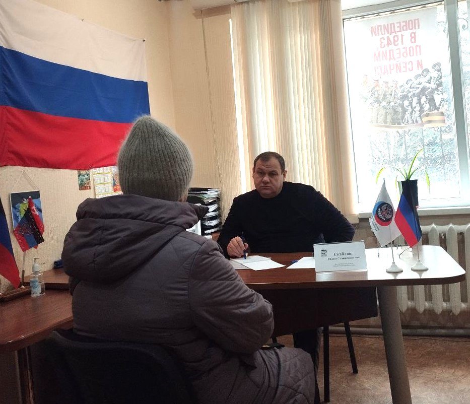 Депутат «Единой России» ответил на вопросы ждановцев.