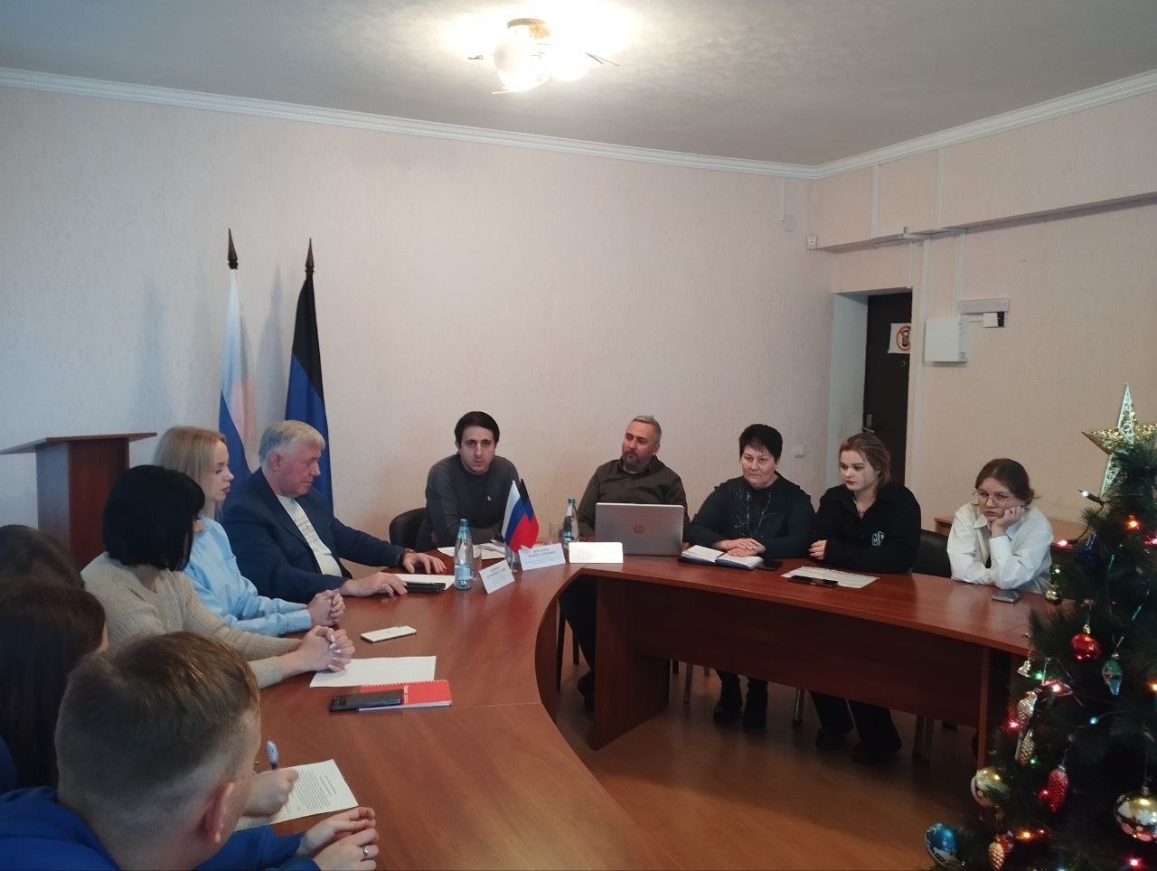 В Ждановке прошла встреча с молодежью в рамках проекта «ГосСтарт.Диалог».