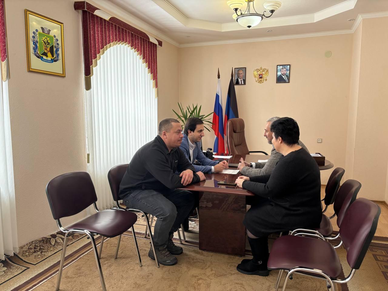 Специалисты региона-шефа проведут дополнительный осмотр территории между городским храмом и Братской могилой советских воинов-освободителей.
