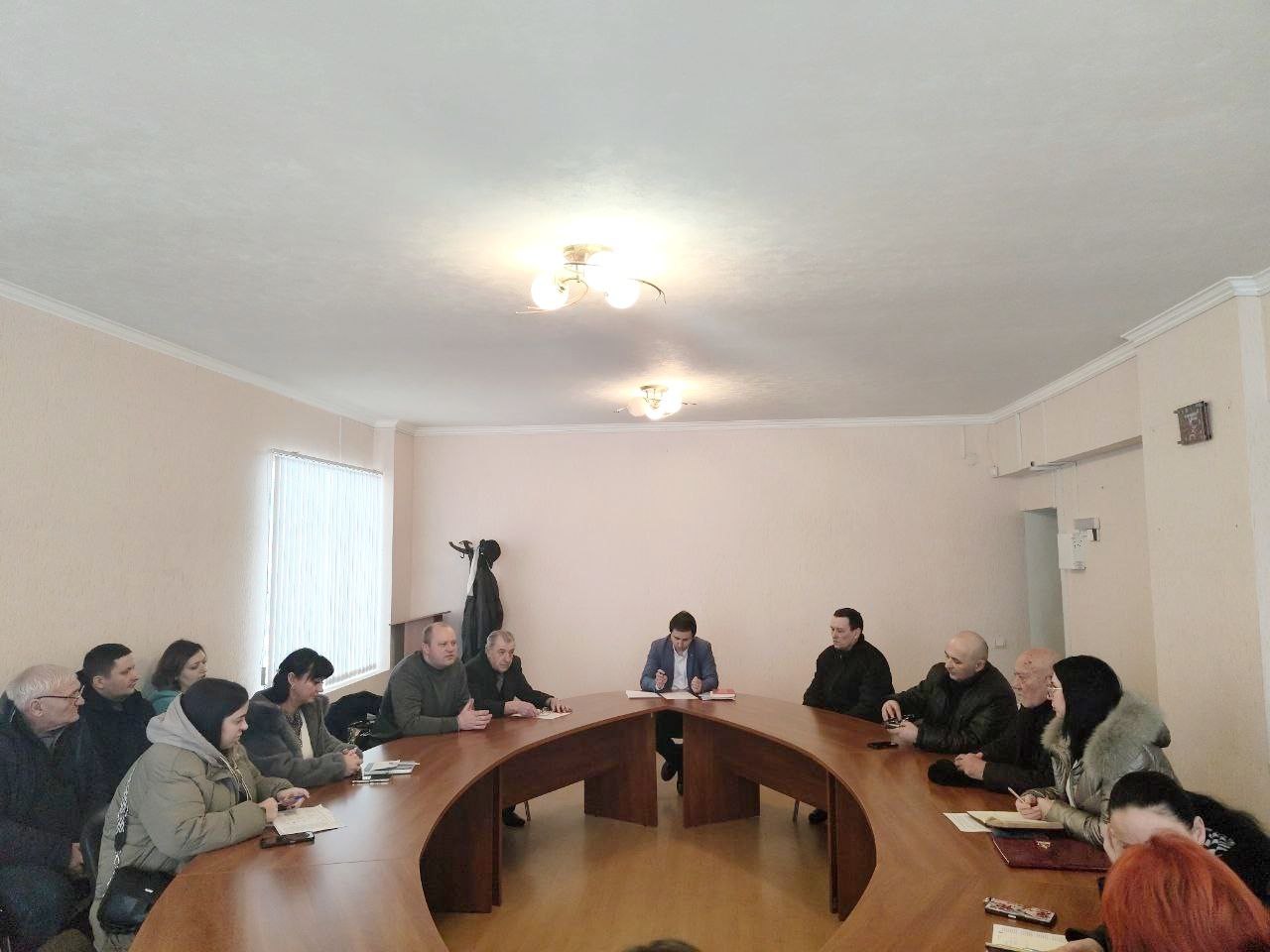 В Ждановке представители органов местной власти обсудили текущие вопросы жизнедеятельности города.