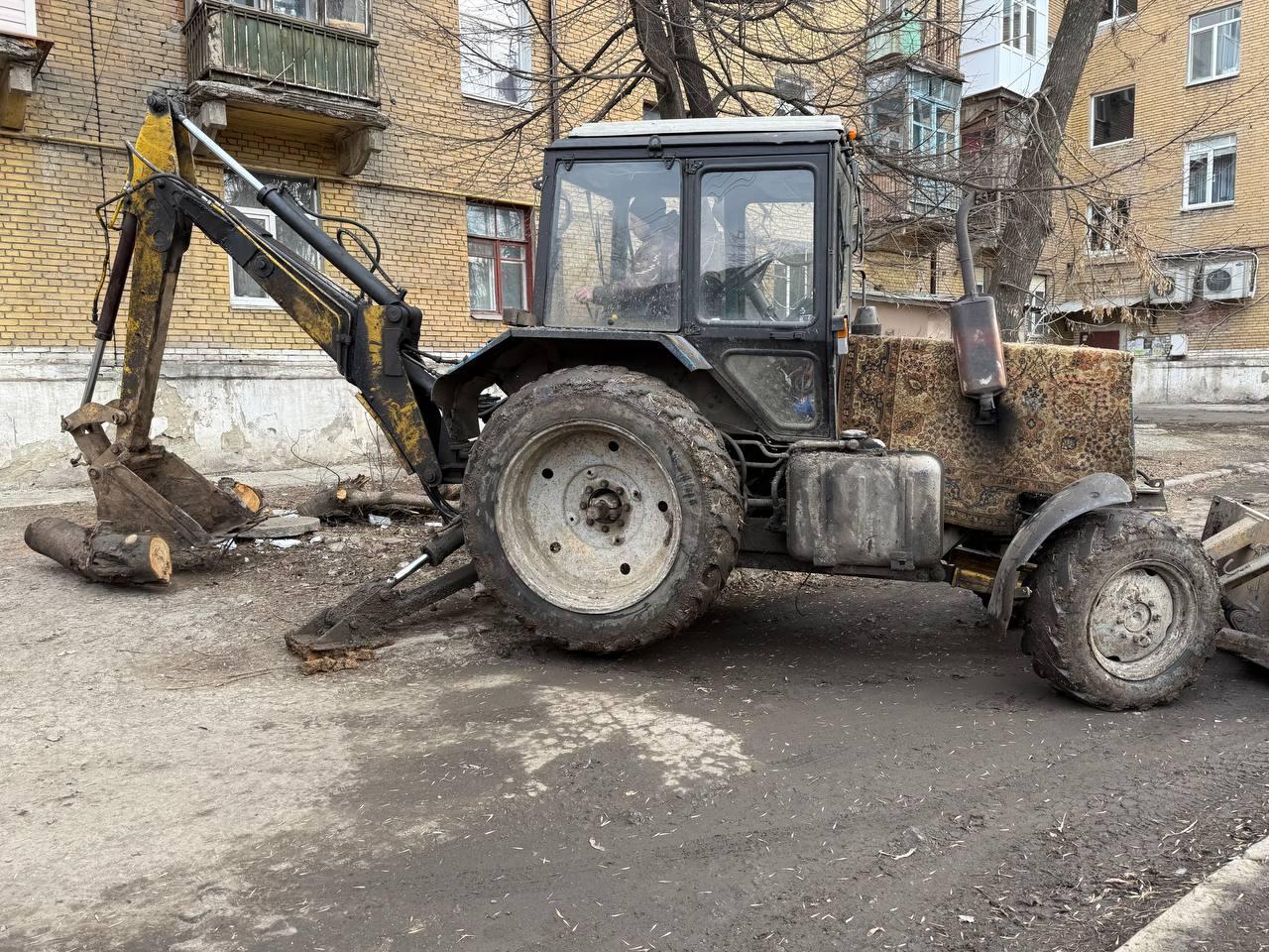Аварийная бригада Магаданской области поможет отремонтировать систему водоотведения в одном из домов Ждановки.