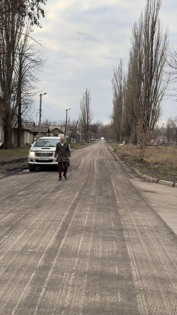 Специалисты Магадана завершили фрезерование участка дороги в Ждановке.