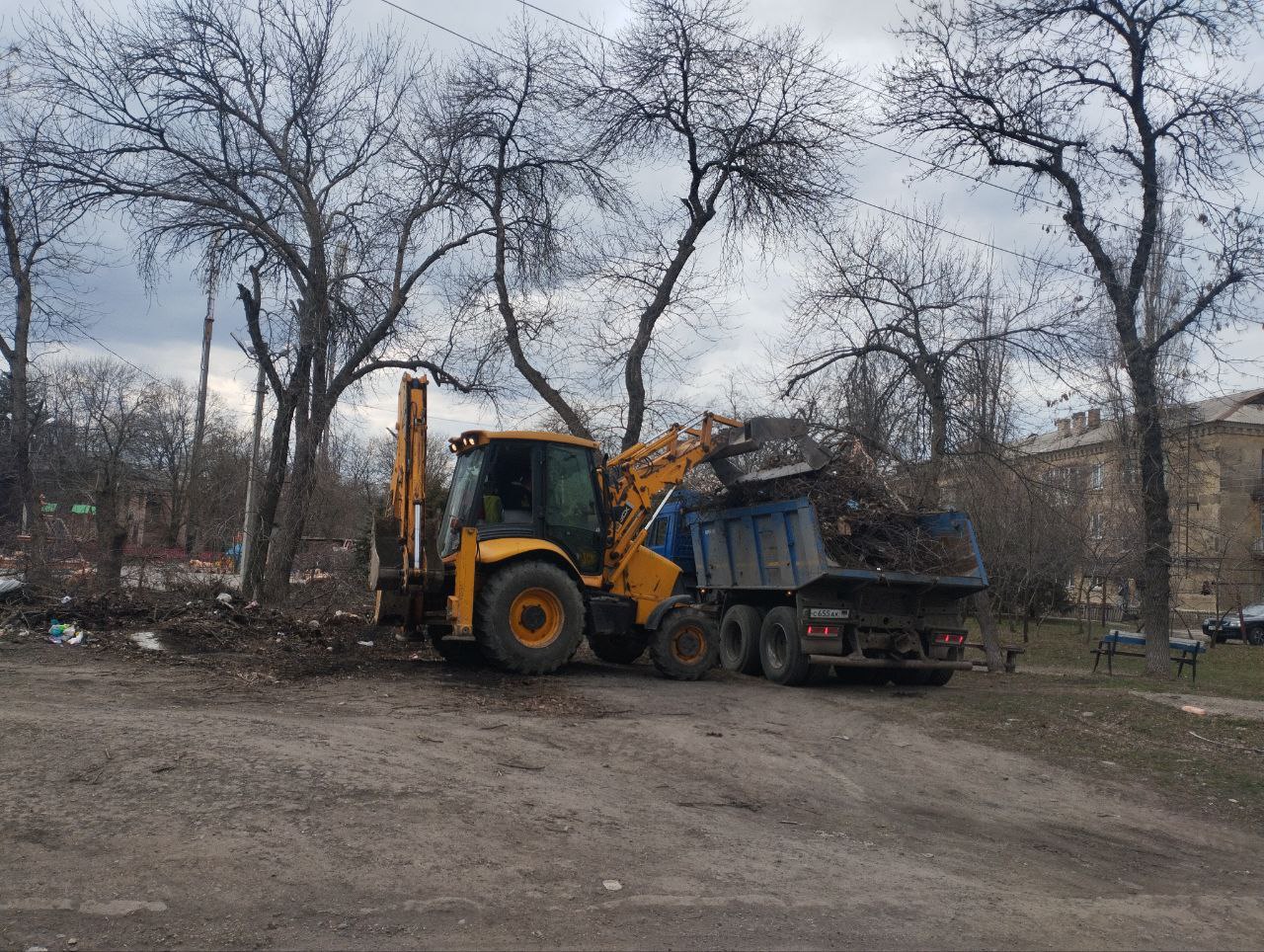 В Ждановке проводится масштабная работа по благоустройству города.