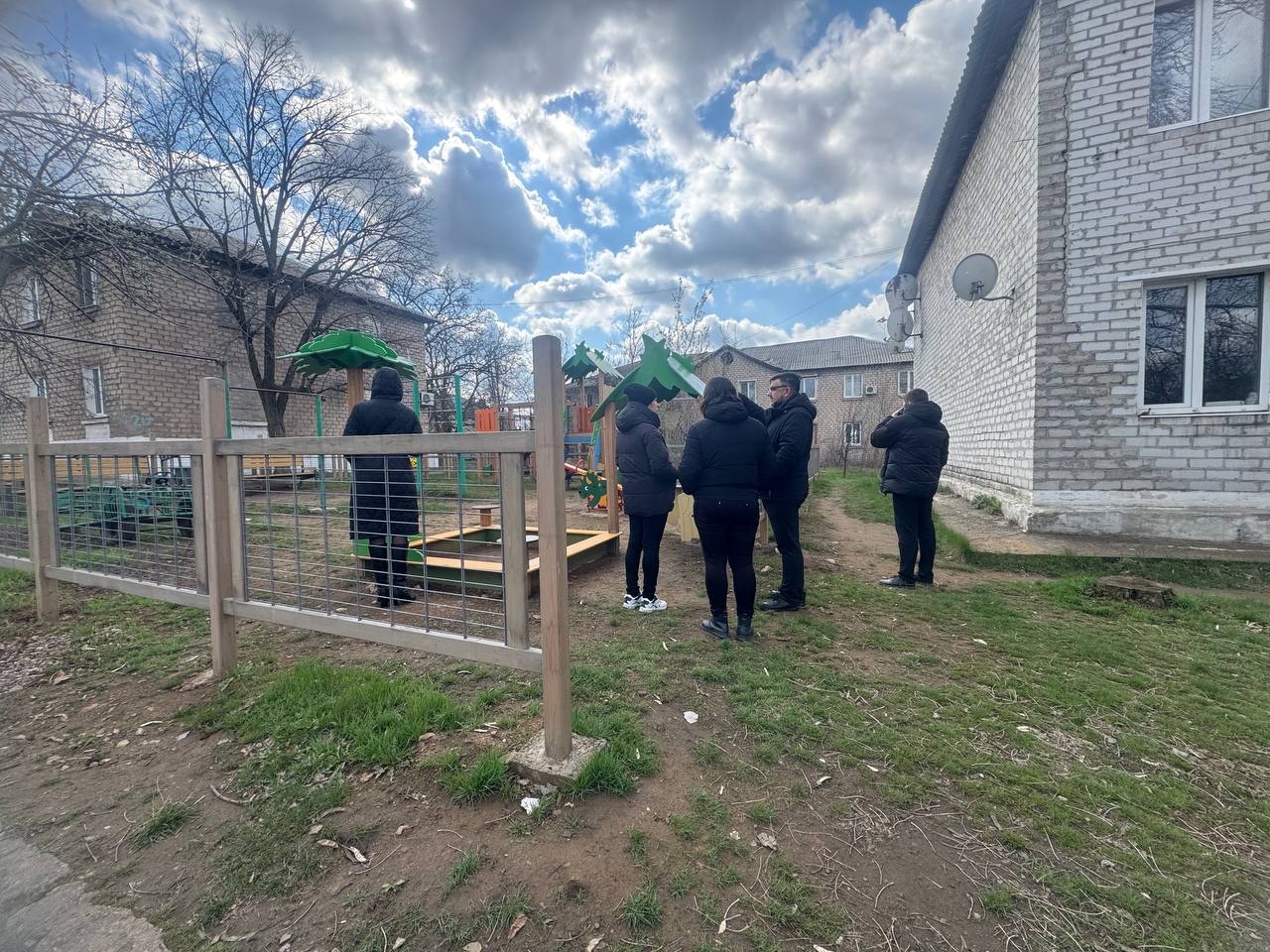 Депутат Шахтерского муниципального совета ответил на вопросы ждановцев.