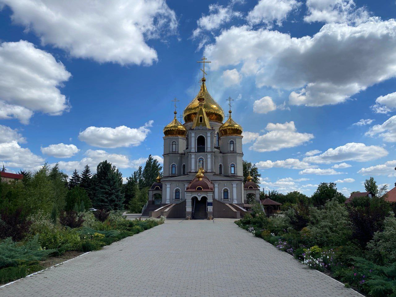 Магаданцы благоустроят территорию Храма в Ждановке.