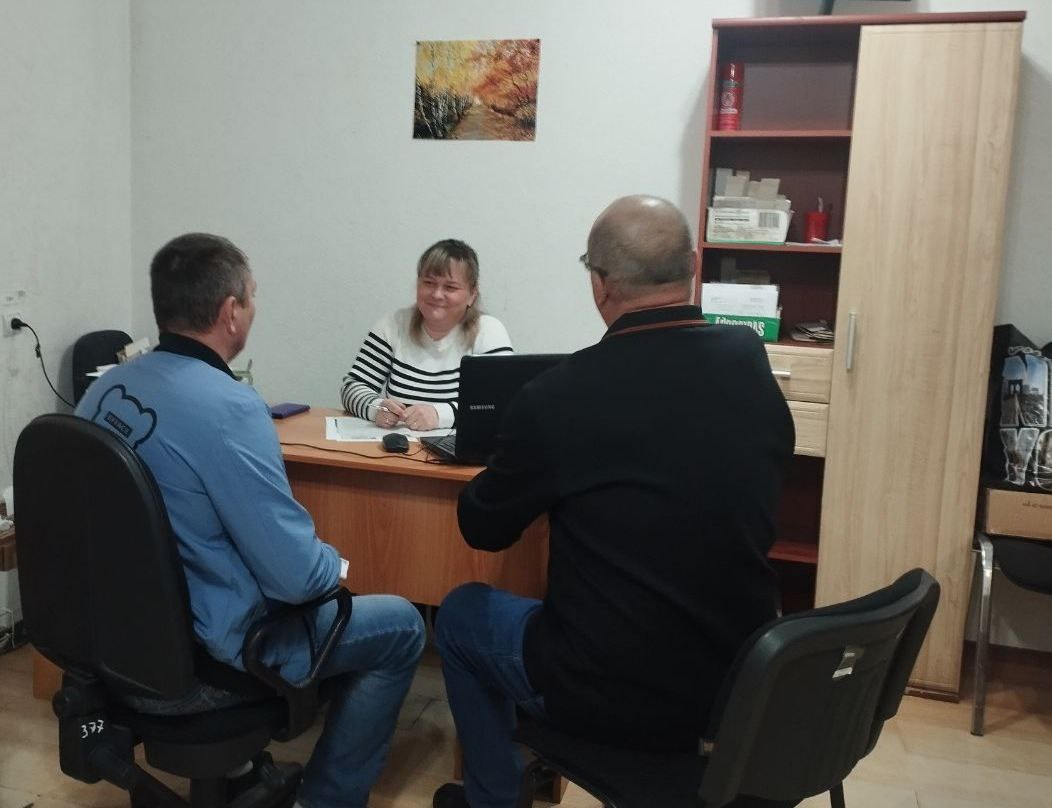 В Ждановке консультируют жителей по вопросам газоснабжения и газификации.