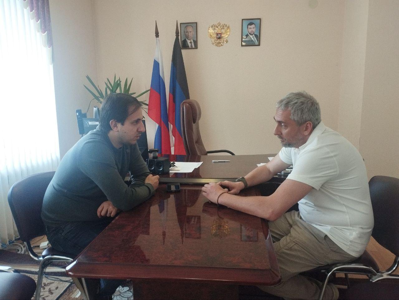Специалисты аварийной бригады Магаданской области проводят мониторинг инженерных сетей Ждановки.