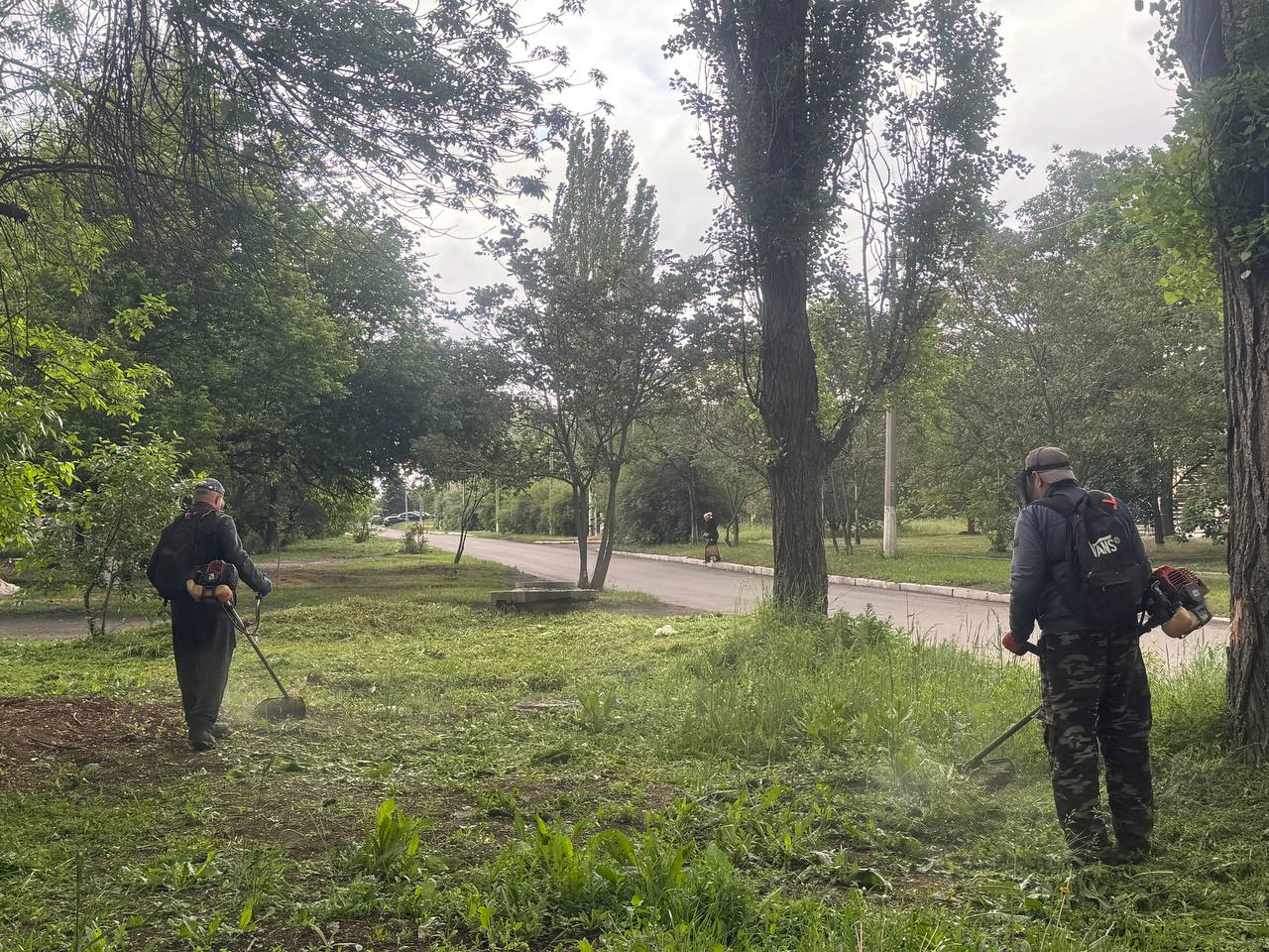 В Ждановке ведутся работы по благоустройству.