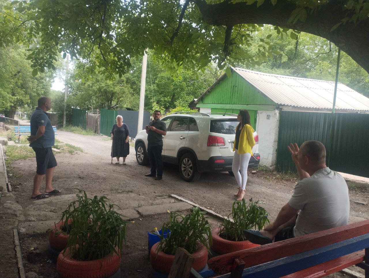 Депутат Шахтерского муниципального совета ответил на вопросы ждановцев.