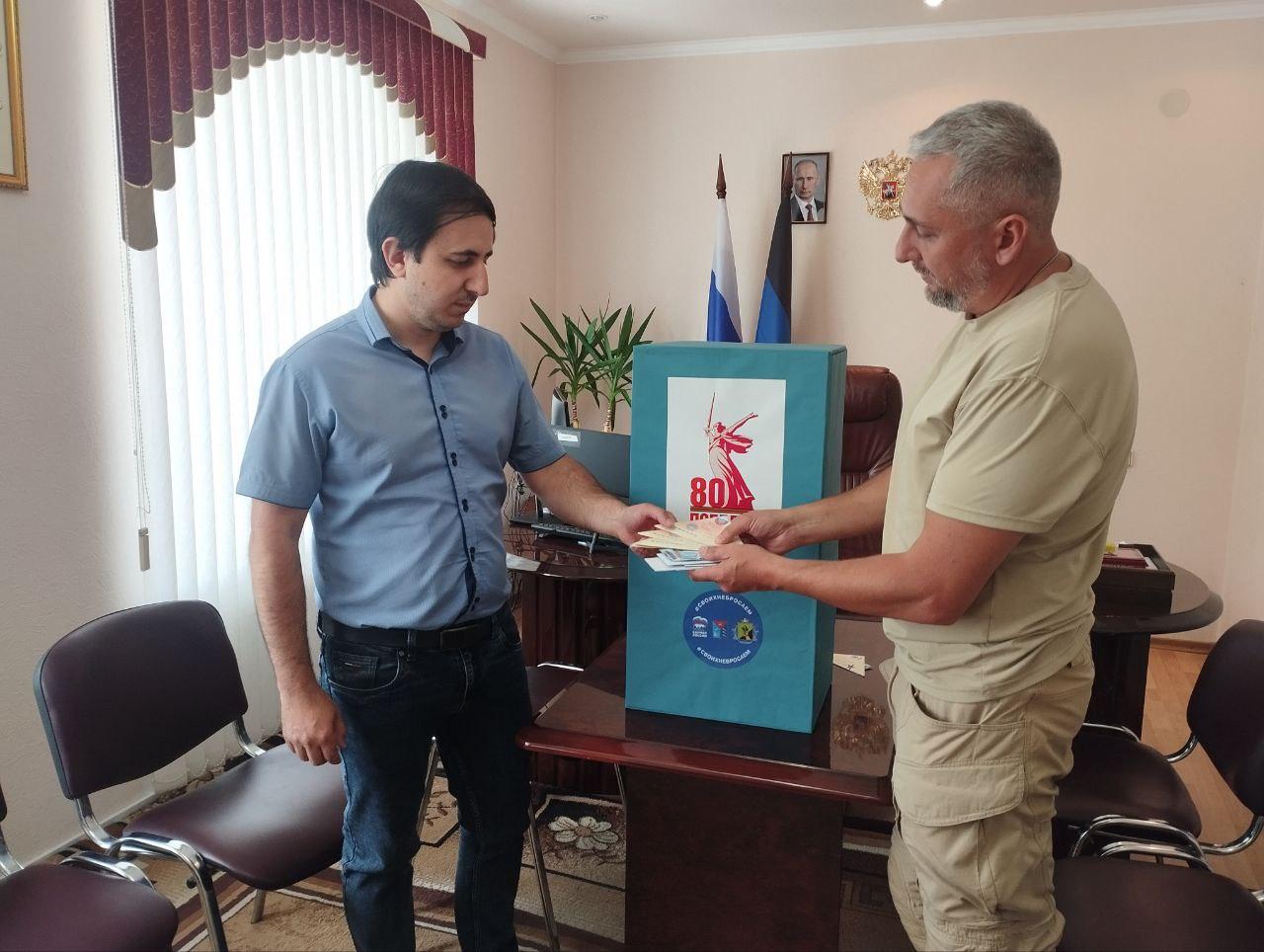 Представитель Магаданской области передал письма для пожилых жителей Ждановки.