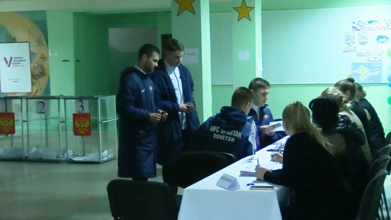 МФК «Спартак-Донецк» проголосовал на выборах. МФК «Спартак-Донецк» проголосовал на выборах.