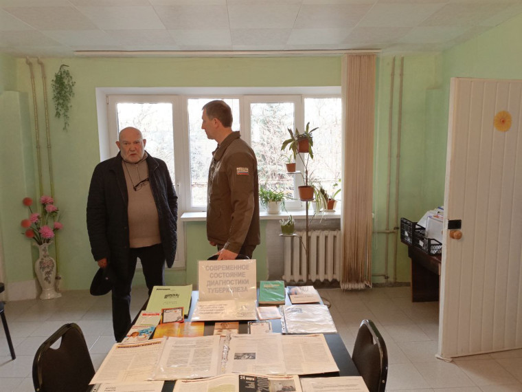 Александр Шатов осмотрел работу медучереждений Ждановки. Александр Шатов осмотрел работу медучереждений Ждановки.