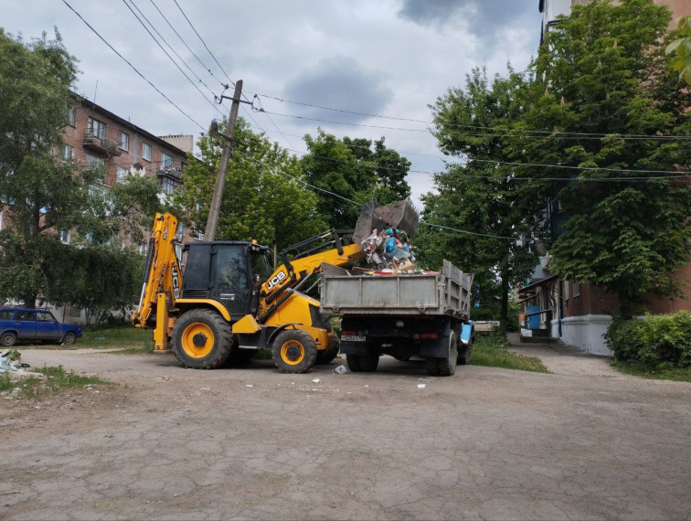 В Ждановке продолжаются мероприятия по наведению порядка. В Ждановке продолжаются мероприятия по наведению порядка.