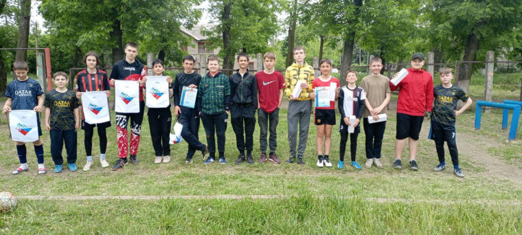 В Ждановке прошло соревнование по мини-футболу среди школьников. В Ждановке прошло соревнование по мини-футболу среди школьников.