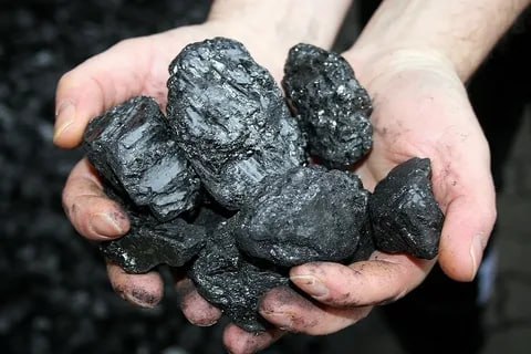 На вновь открытой лаве шахты «Ждановская» добыто порядка 30000 тонн угля. На вновь открытой лаве шахты «Ждановская» добыто порядка 30000 тонн угля.