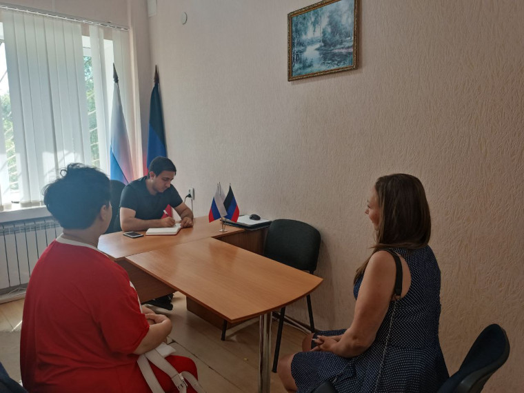 В Ждановке состоялся прием граждан. В Ждановке состоялся прием граждан.