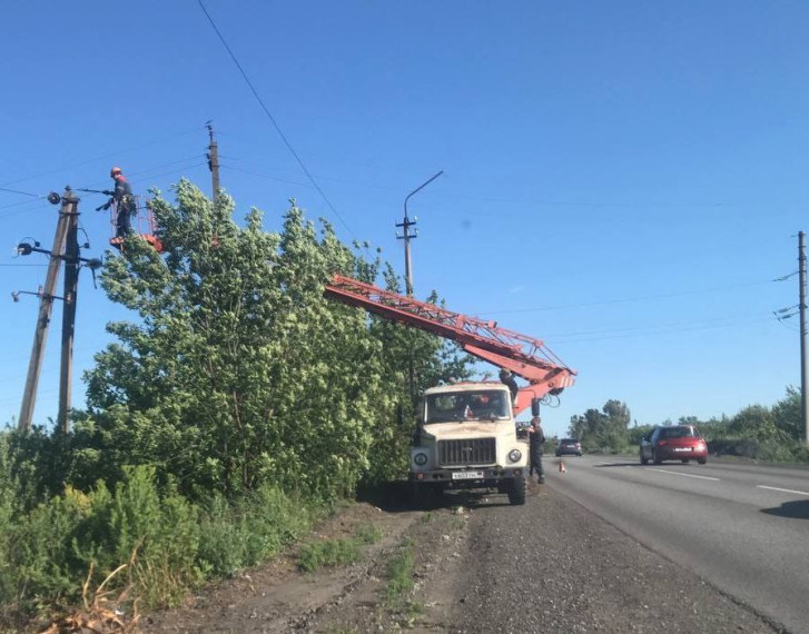В Ждановке восстановили подачу электроэнергии. В Ждановке восстановили подачу электроэнергии.