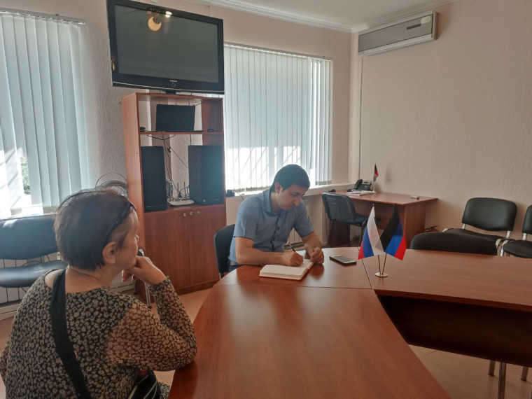 В Ждановке состоялся прием граждан. В Ждановке состоялся прием граждан.