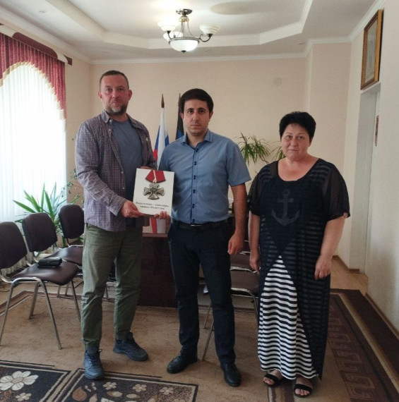 В Ждановку прибыла уникальная книга из Магадана. В Ждановку прибыла уникальная книга из Магадана.