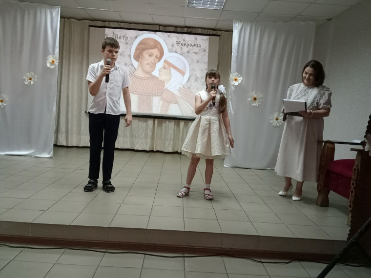 В Ждановке прошел концерт ко Дню семьи, любви и верности. В Ждановке прошел концерт ко Дню семьи, любви и верности.