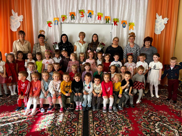 День дошкольного работника в детском саду "Уголёк" города Ждановка. День дошкольного работника в детском саду "Уголёк" города Ждановка.