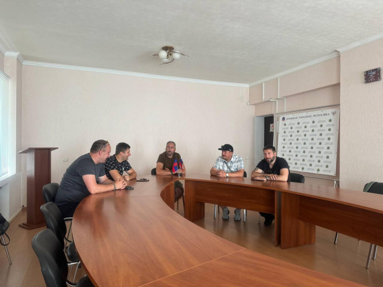 Специалисты Магаданской области начинают подготовку к осенне-зимнему периоду в Ждановке. Специалисты Магаданской области начинают подготовку к осенне-зимнему периоду в Ждановке.