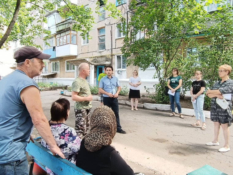 Наири Крмаджян встретился с жителями Ждановки. Наири Крмаджян встретился с жителями Ждановки.