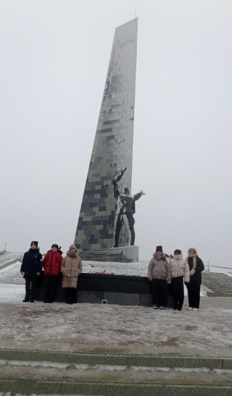 Школьники Ждановки побывали на мемориальном комплексе «Саур-Могила». Школьники Ждановки побывали на мемориальном комплексе «Саур-Могила».