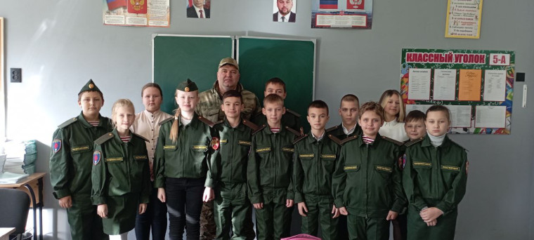 Встреча гвардейцев с участником СВО. Встреча гвардейцев с участником СВО.