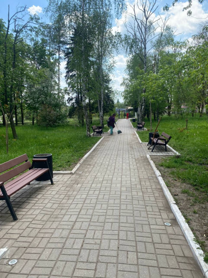 В Ждановке произведена частичная замена лавок. В Ждановке произведена частичная замена лавок.