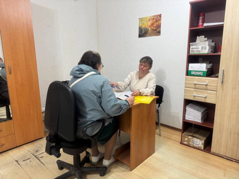 В Ждановке консультируют жителей по вопросам газоснабжения и газификации. В Ждановке консультируют жителей по вопросам газоснабжения и газификации.