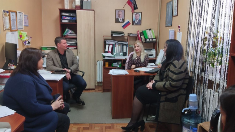 Встреча с трудовым коллективом. Встреча с трудовым коллективом.
