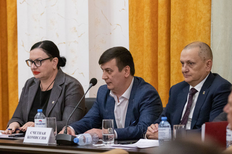Депутаты внесли изменения в порядок присвоения и сохранения классных чинов государственной гражданской службы. Депутаты внесли изменения в порядок присвоения и сохранения классных чинов государственной гражданской службы.